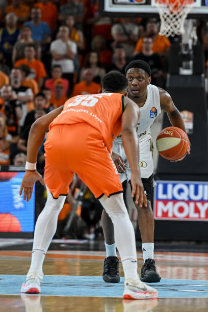 费分配问题 费分配问题