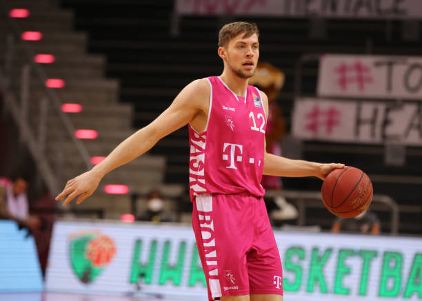 在球员市场 在球员市场