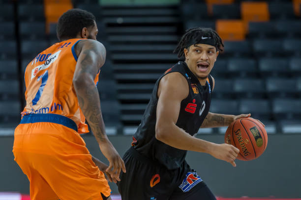 季表现上增 季表现上增